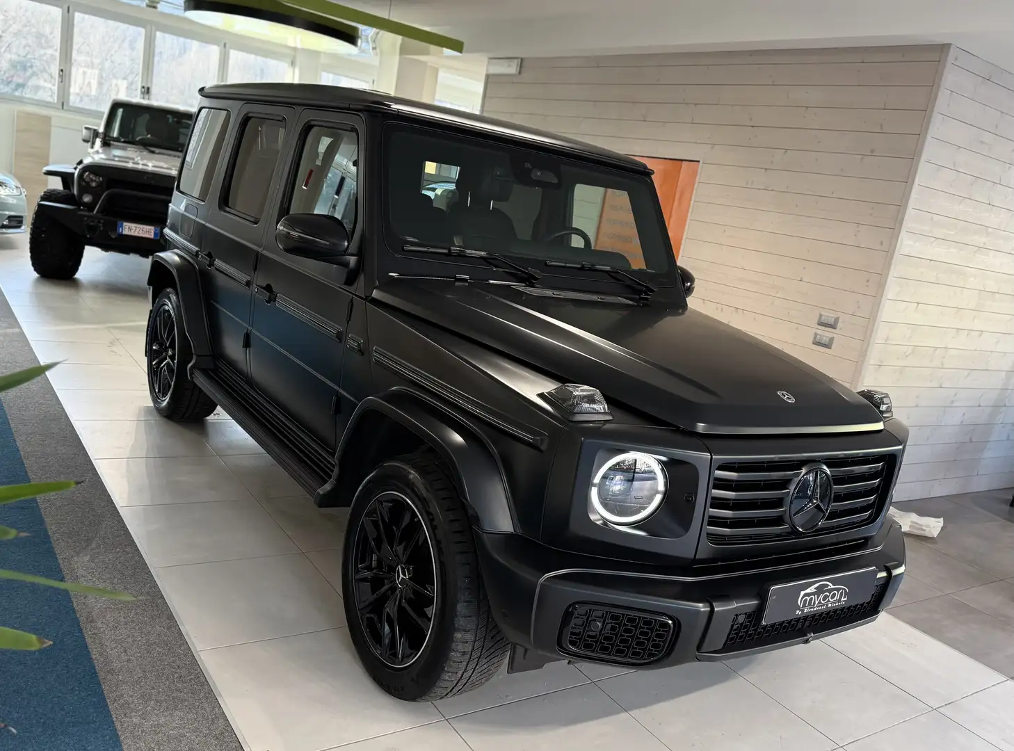 Mercedes-Benz G 450 G 450 d AMG Line NERO MAGNO Schwarz - 2