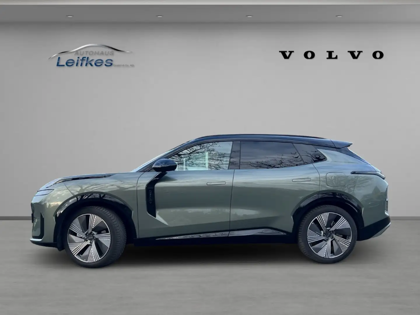 Lynk & Co 08 More StandHZG Panorama Navi Digitales Cockpit Soun Grün - 2