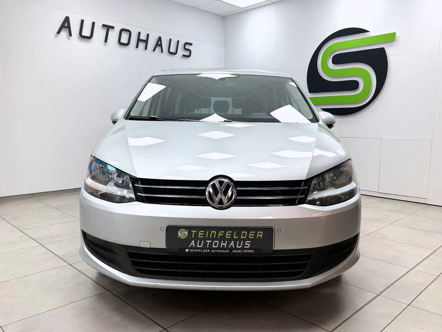 Volkswagen Sharan 2.0 TDI BMT / 7 SITZER / NAVI / SHZ Zilver - 2