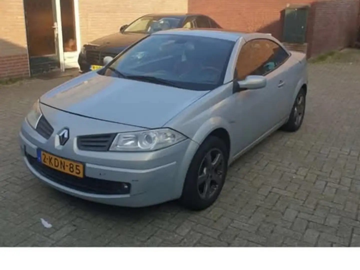 Renault Megane 1.6-16V Priv. Comf. Blauw - 1