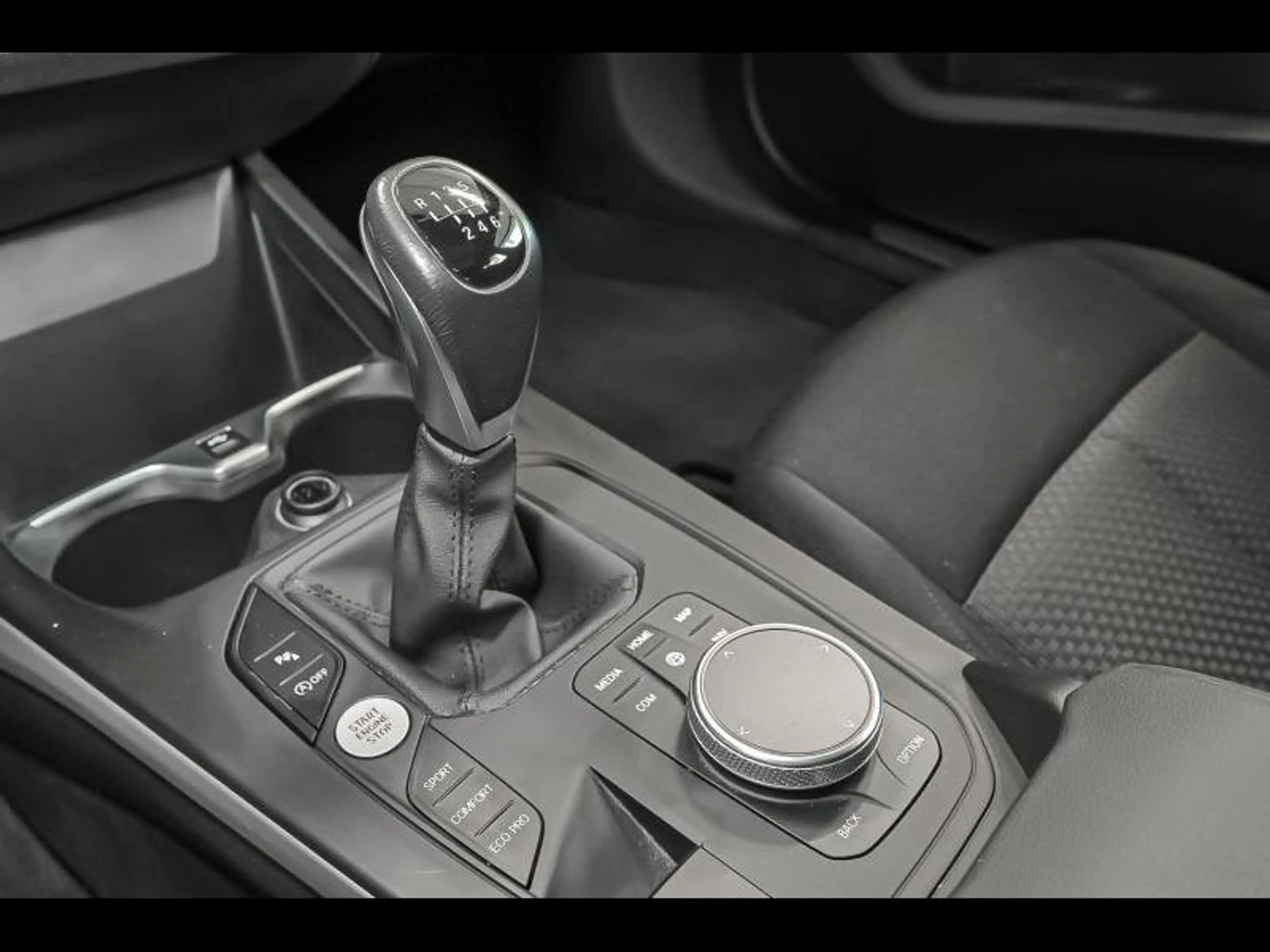 BMW 118 i Hatch — photo 11