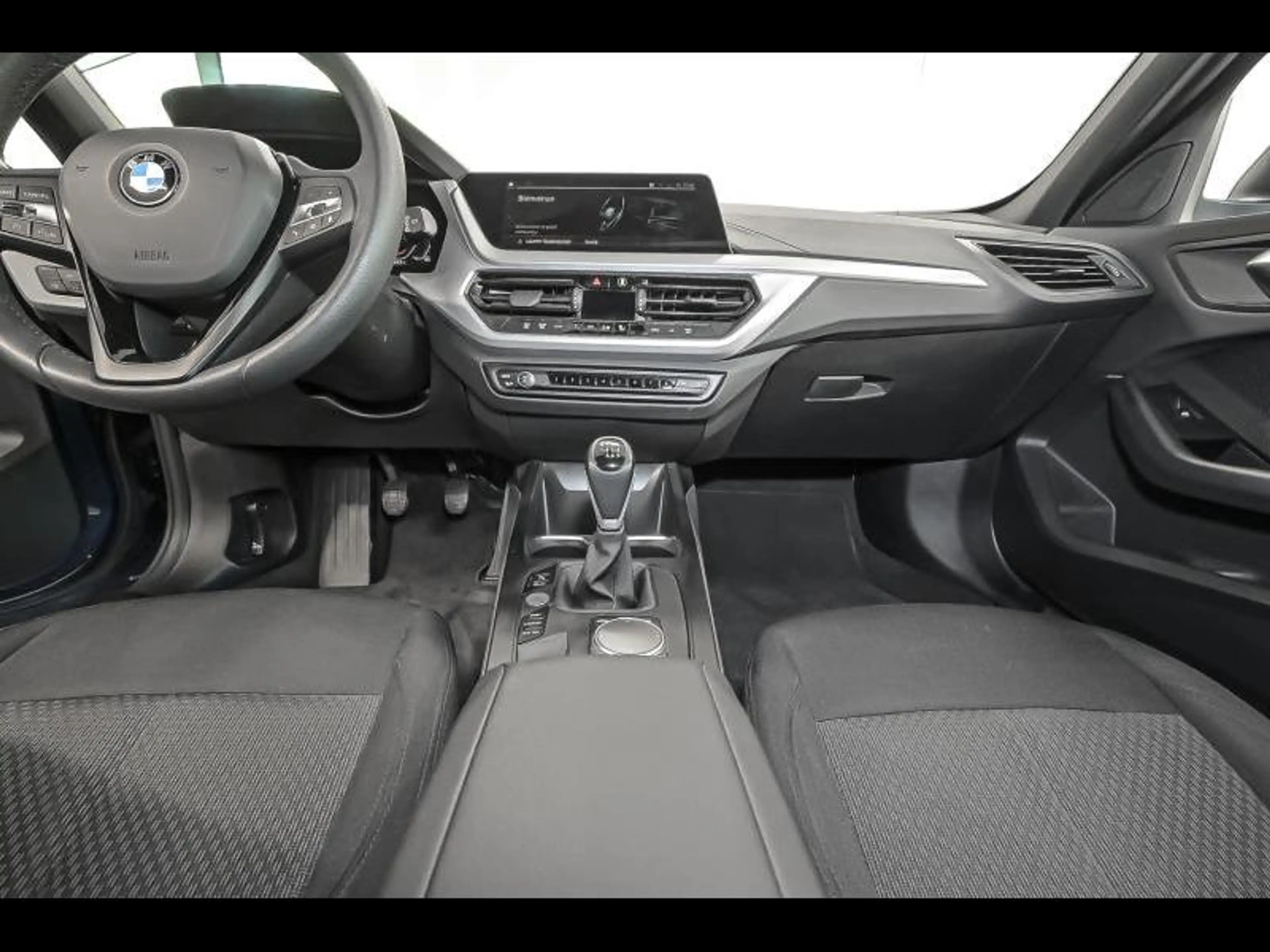 BMW 118 i Hatch — photo 7