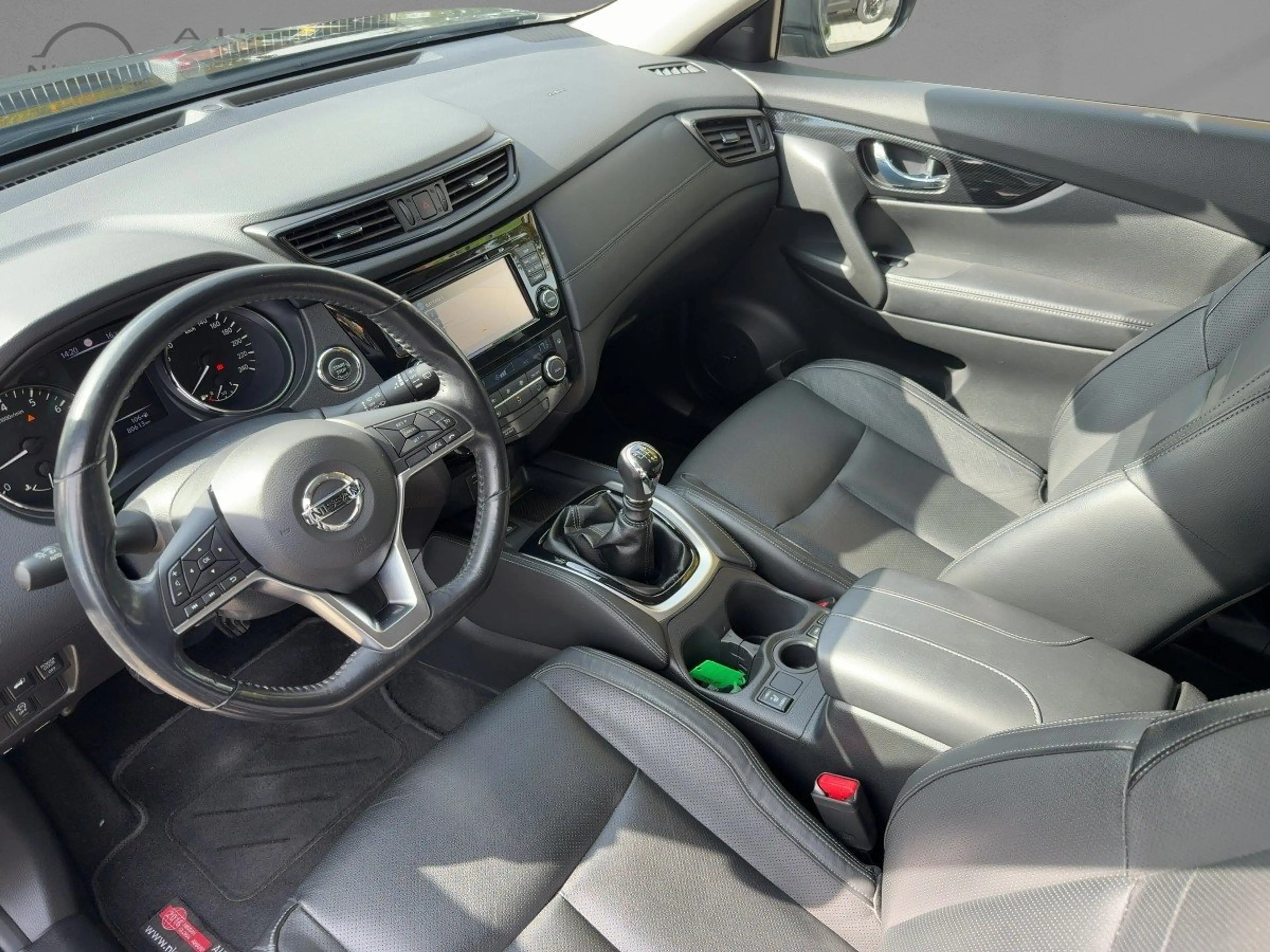 Nissan X-Trail 1.6 DIG-T Tekna Pano+Bose+Navi+19 — photo 10