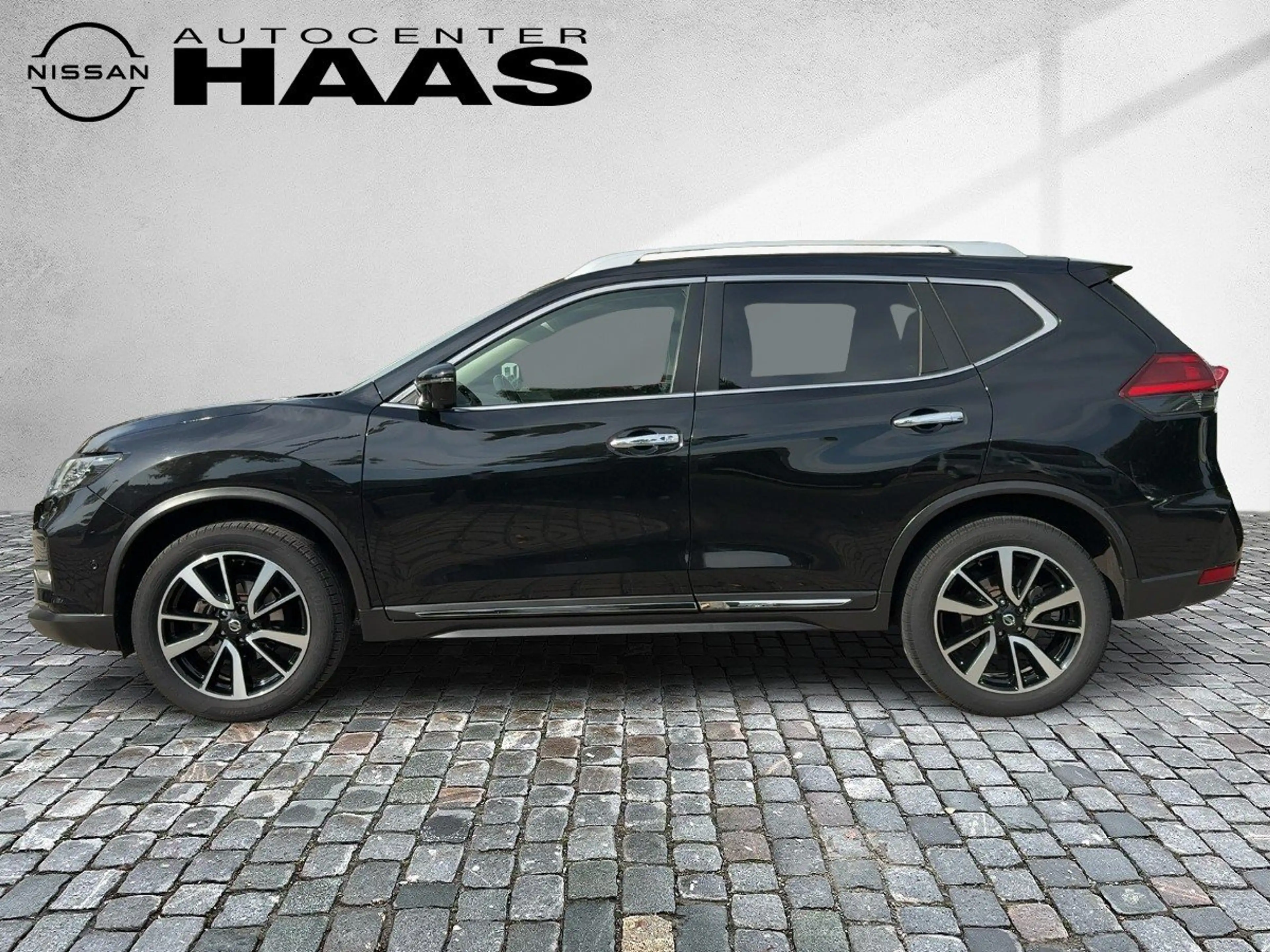 Nissan X-Trail 1.6 DIG-T Tekna Pano+Bose+Navi+19 — photo 3