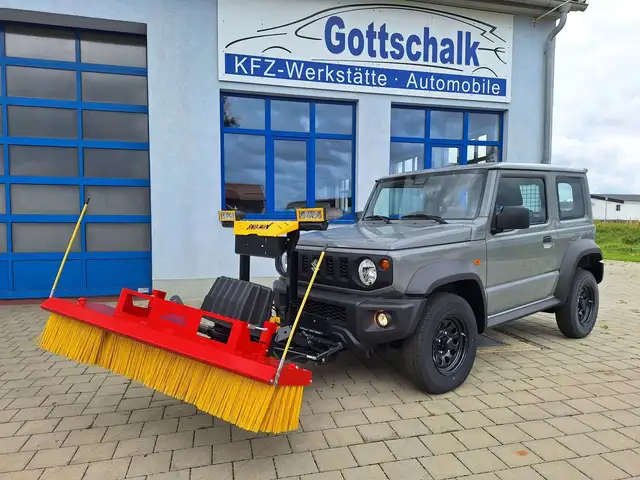 Suzuki Jimny FACILITY Kehrbesen SNO-WAY Besen Hausmeister