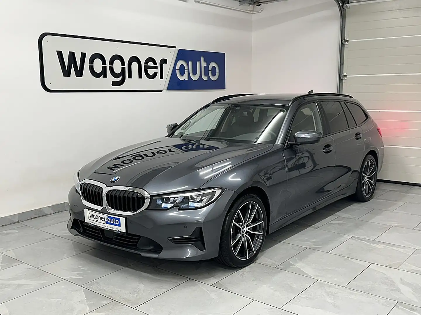 BMW 320 d xDrive Touring 48 V Mild-Hybrid-Technologie A... Grau - 2