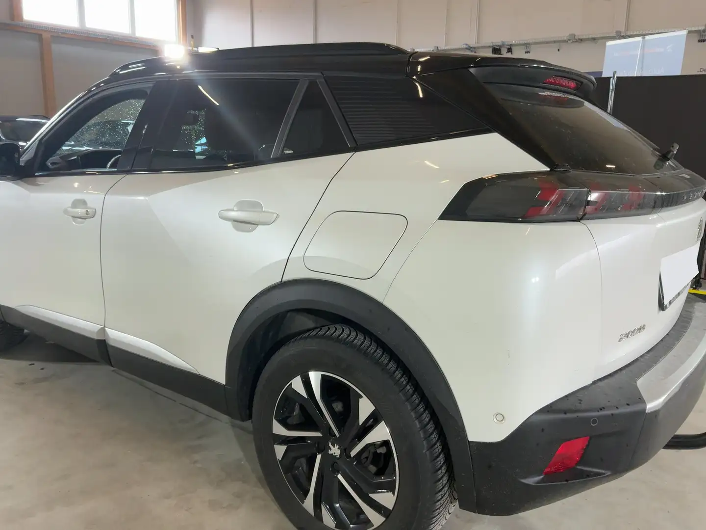 Peugeot 2008 2008 BlueHDi 130 S Weiß - 2