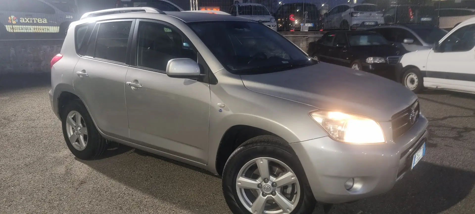 Toyota RAV 4 RAV4 2.0 vvt-i 16v Luxury auto GPL - 1