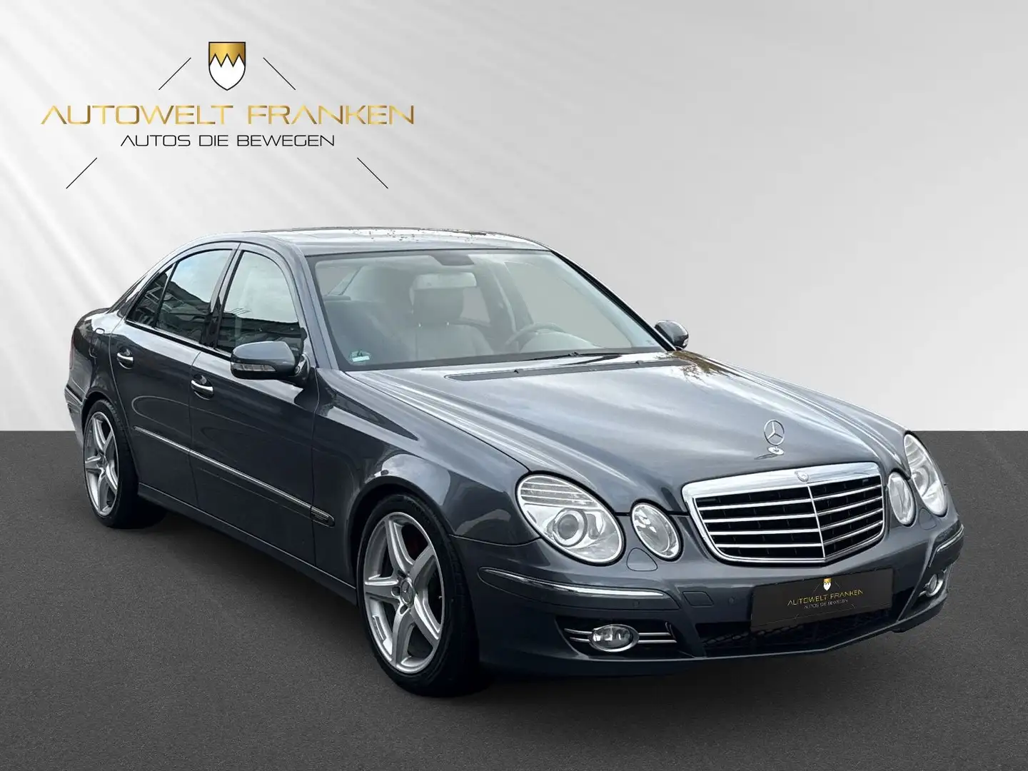 Mercedes-Benz E 350 Avantgarde *XENON*NAVI*LEDER*PDC*TEMPO*SHZ Grau - 1