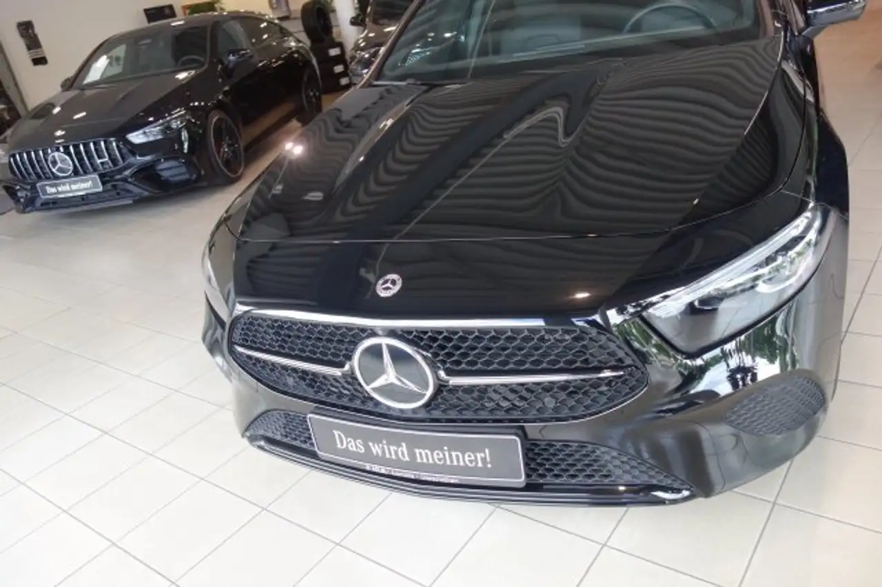 Mercedes-Benz A 220 A 220 4M PROGRESSIVE PANO FAHR PAK BURM 360 MEM 4