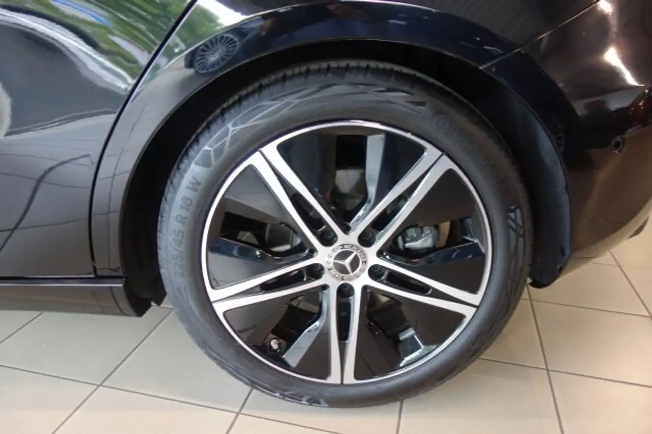 Mercedes-Benz A 220 A 220 4M PROGRESSIVE PANO FAHR PAK BURM 360 MEM 9