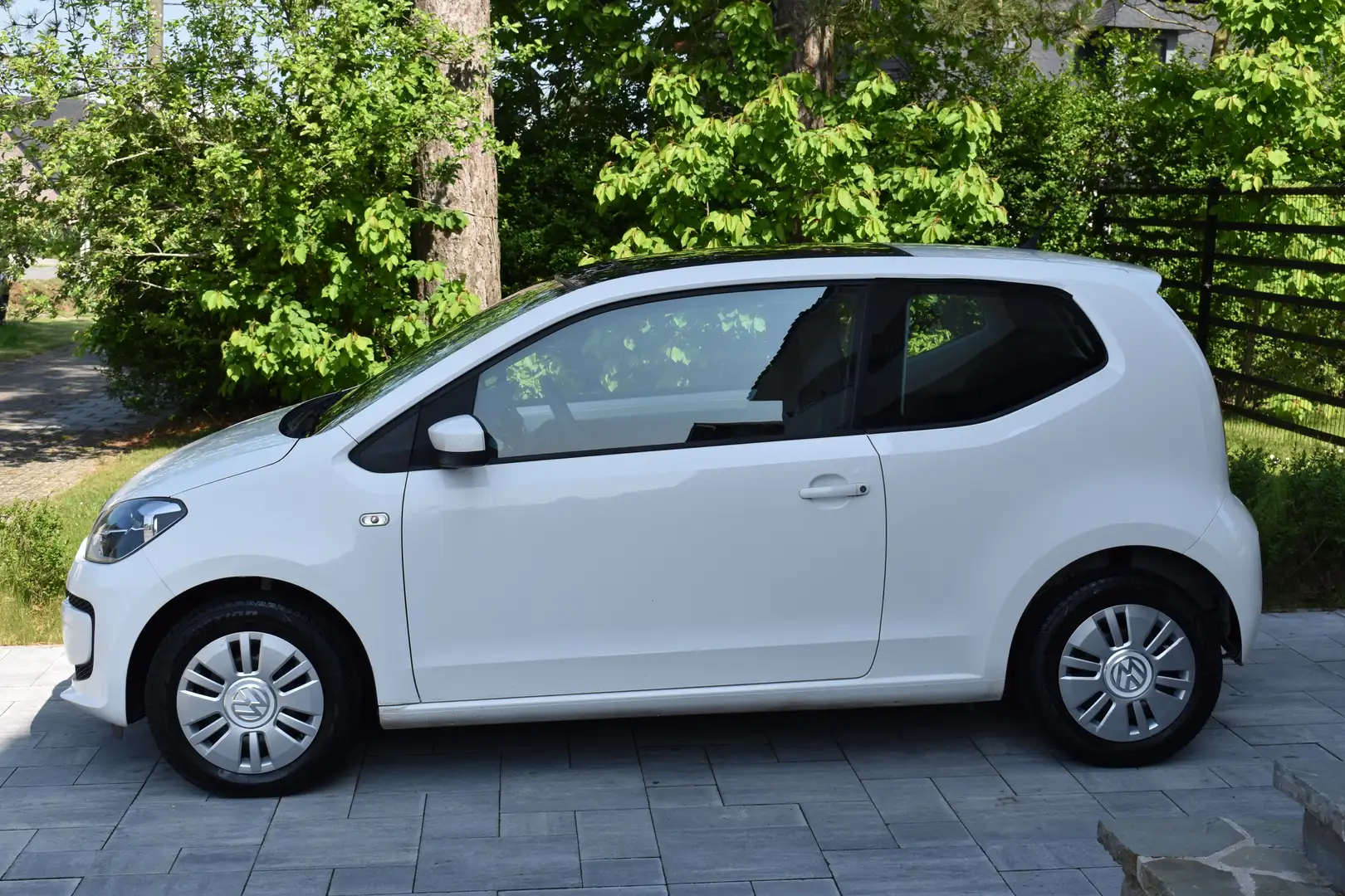 Volkswagen up! 1.0i  ** TOIT PANO ** Weiß - 2