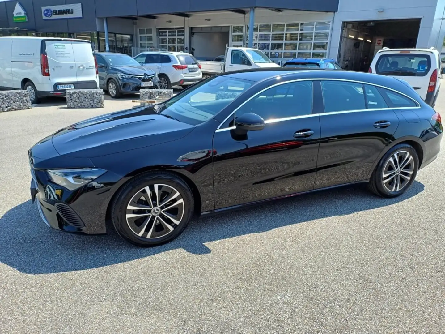 Mercedes-Benz CLA 180 d Schwarz - 1