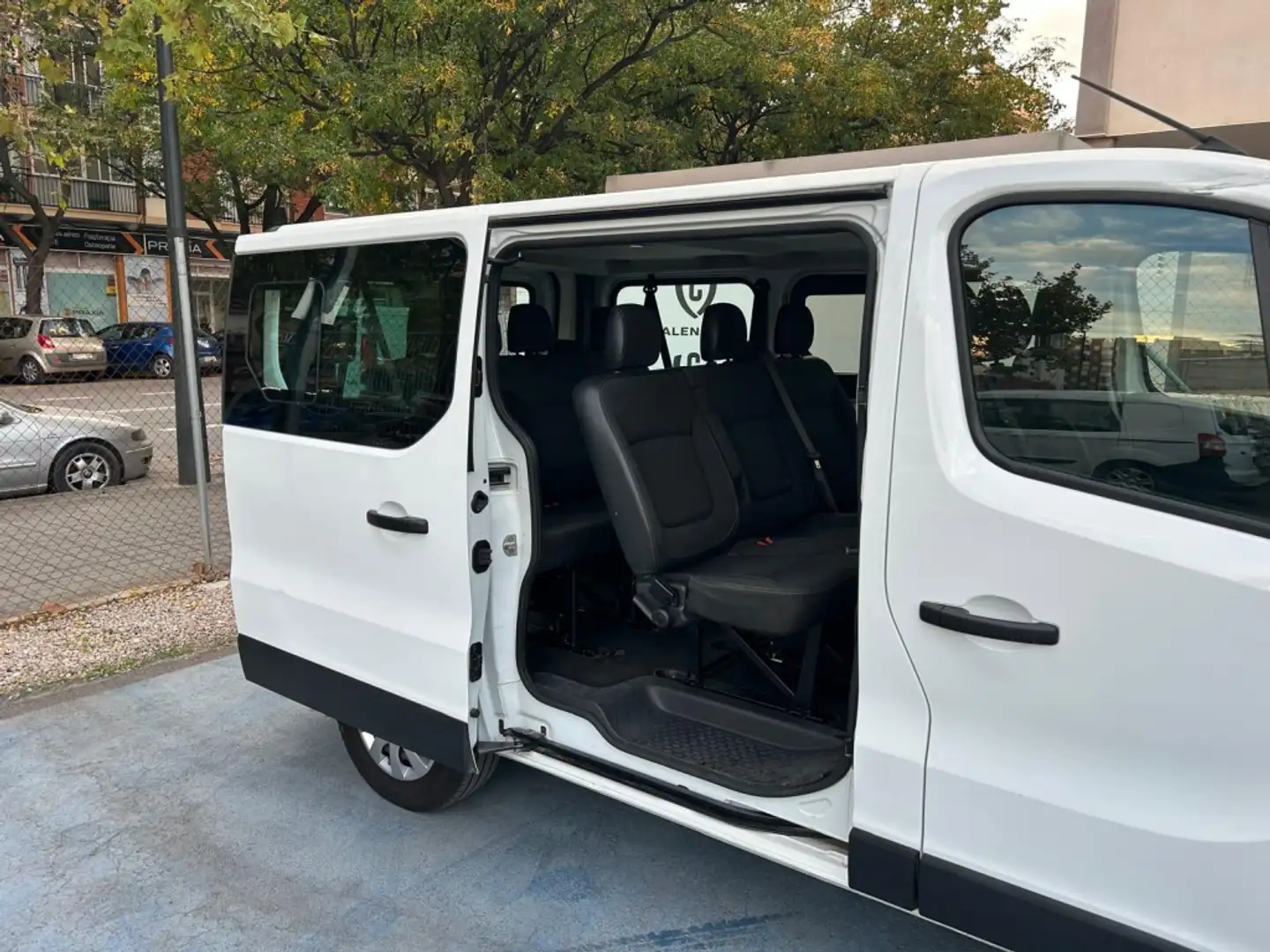 Nissan NV300 Combi 9 2.0dCi L1H1 1T Comfort 110 Blanco - 2
