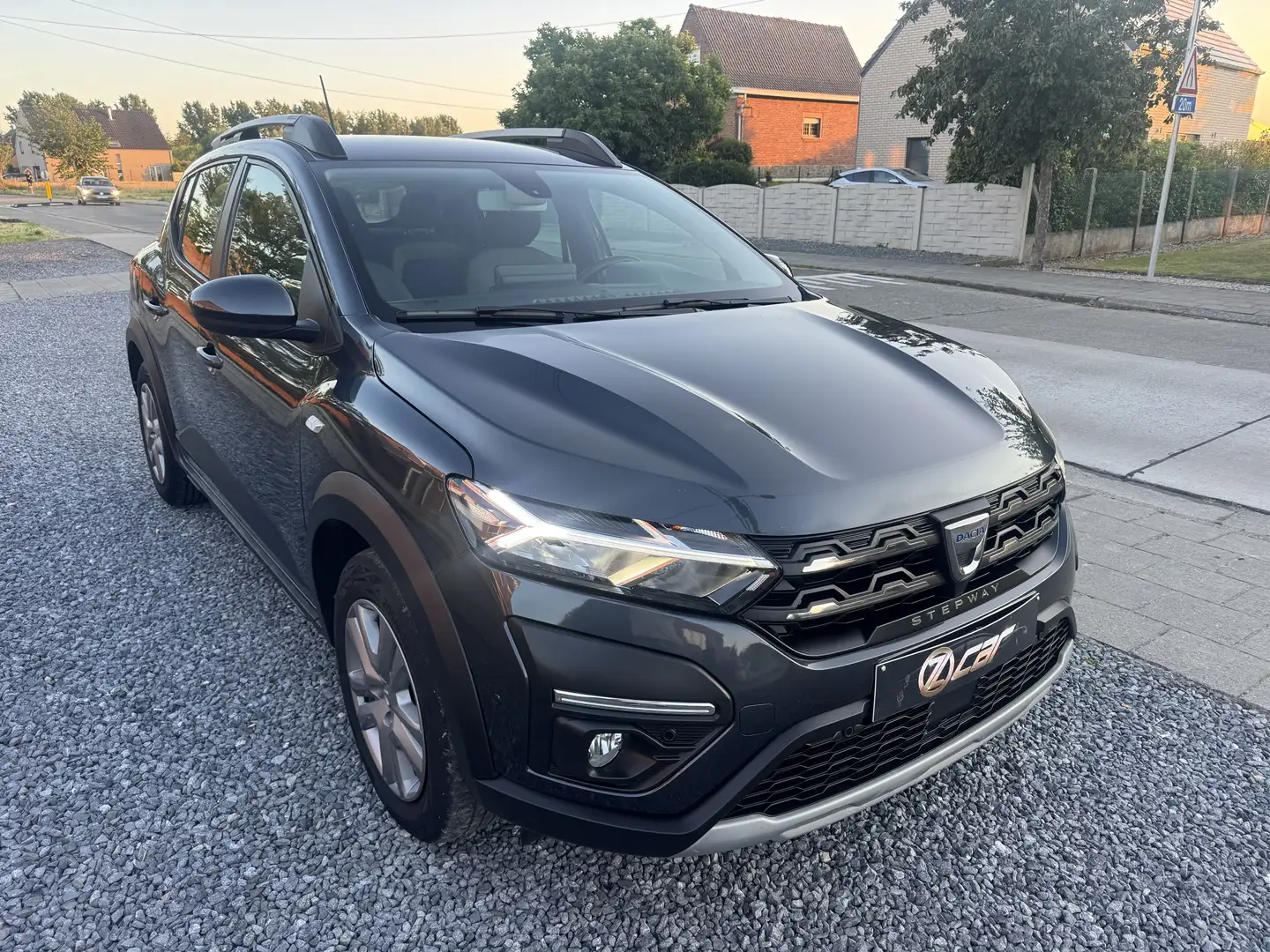 Dacia Sandero Stepway 1.0 TCeExpression/NAVI/CAMERA/LED/GARANTIE Grijs - 2