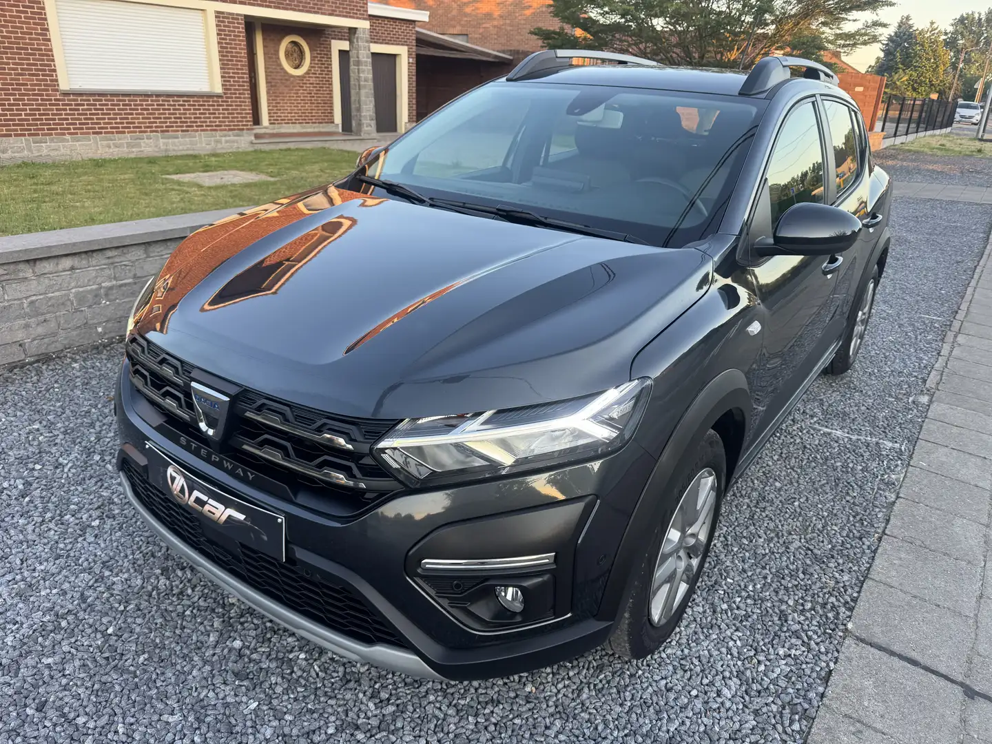 Dacia Sandero Stepway 1.0 TCeExpression/NAVI/CAMERA/LED/GARANTIE Grijs - 1