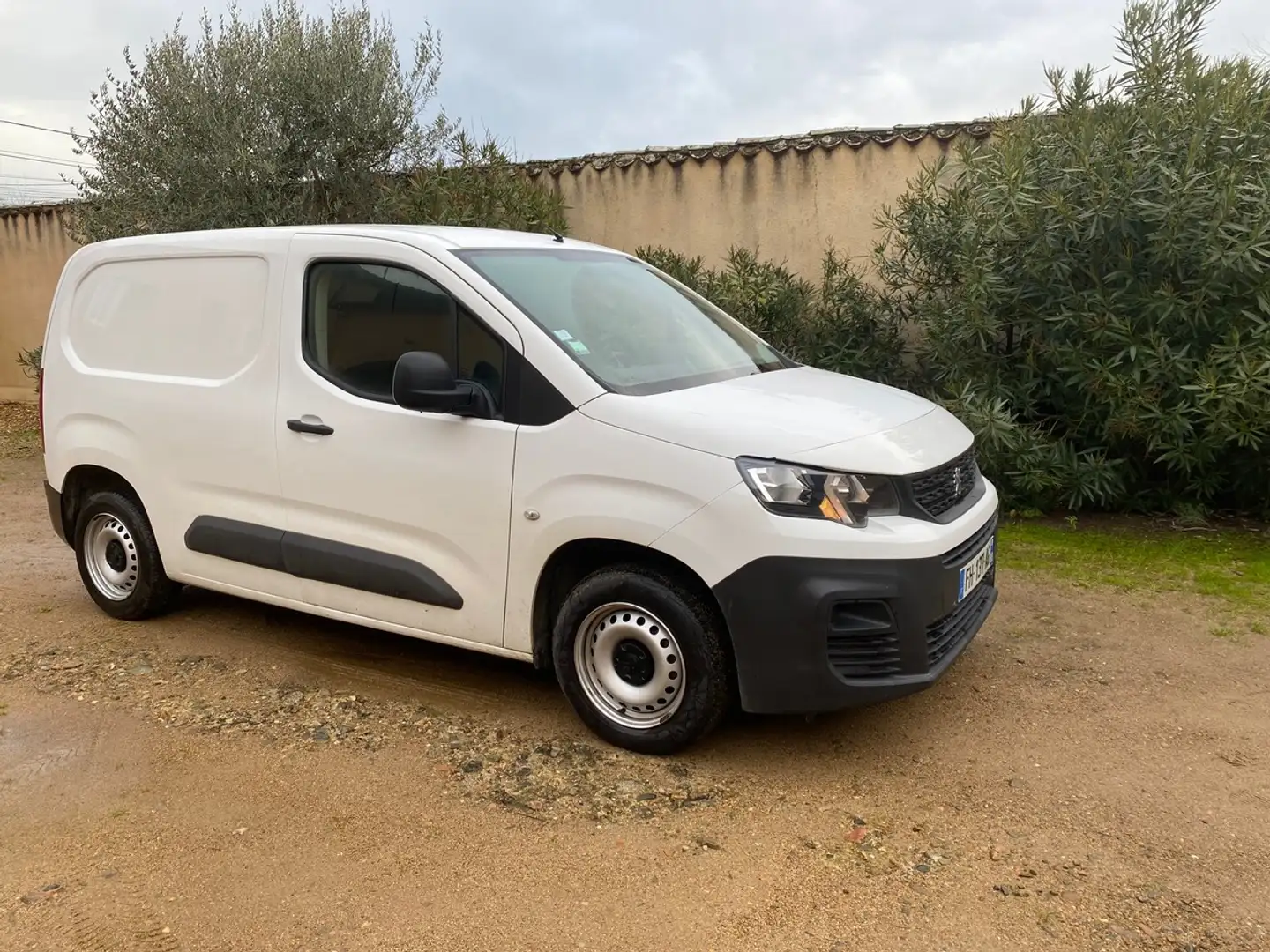 Peugeot Partner 1.6 Hdi  11600€ HT SOIT 13920€ TTC GARANTIE 12 MOI Blanc - 2