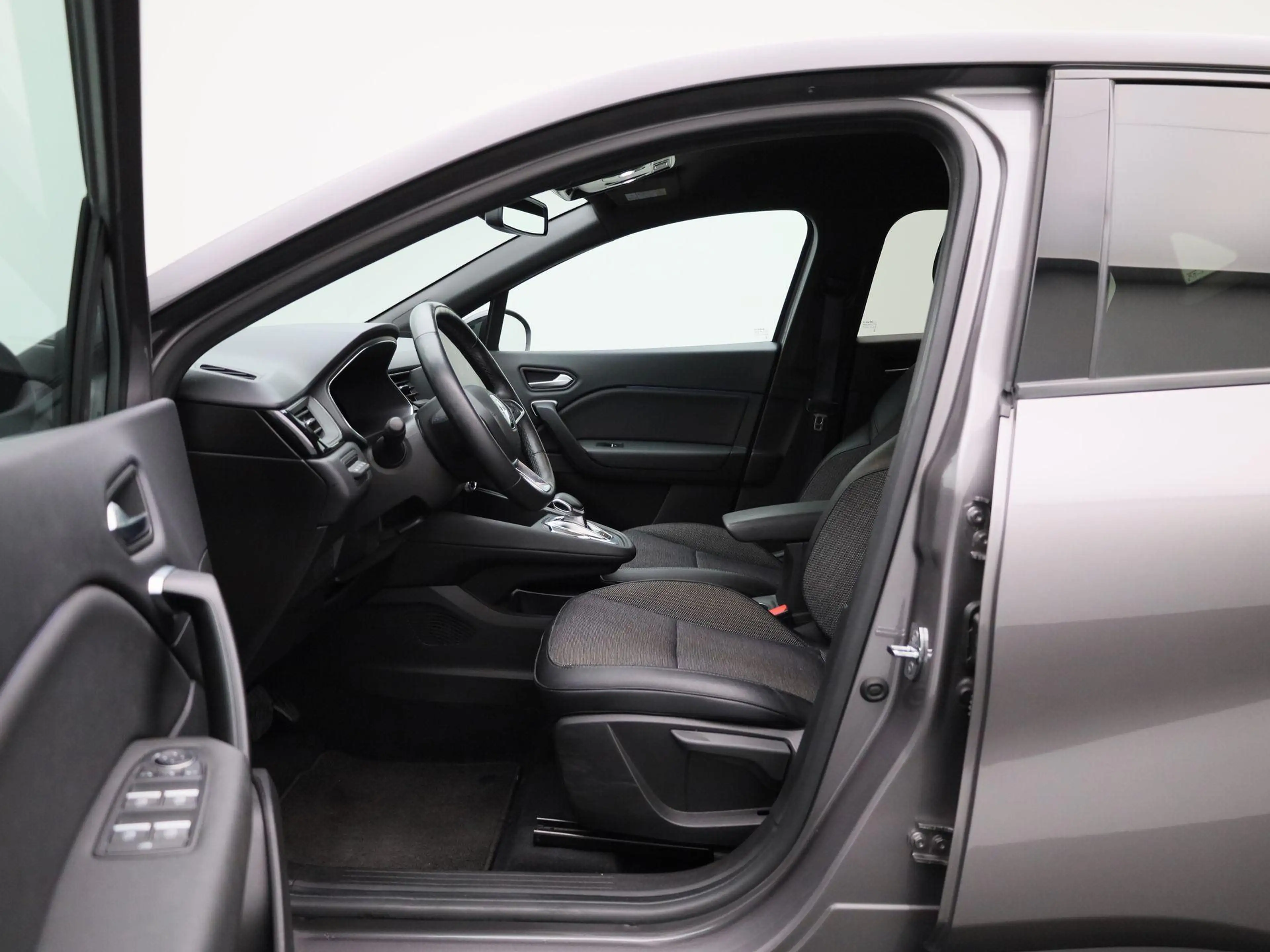 Renault Captur 1.6 E-Tech Hybrid 145 Rive Gauche | Adaptive Cruis — photo 9
