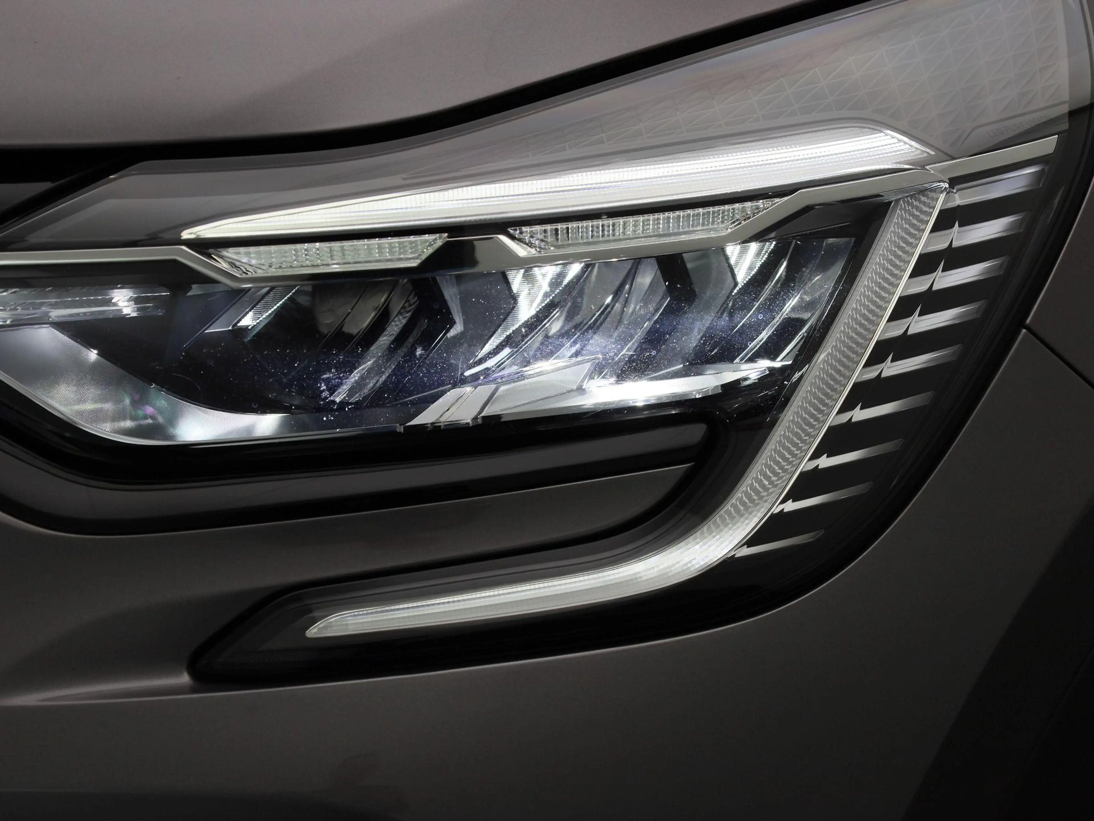Renault Captur 1.6 E-Tech Hybrid 145 Rive Gauche | Adaptive Cruis — photo 13
