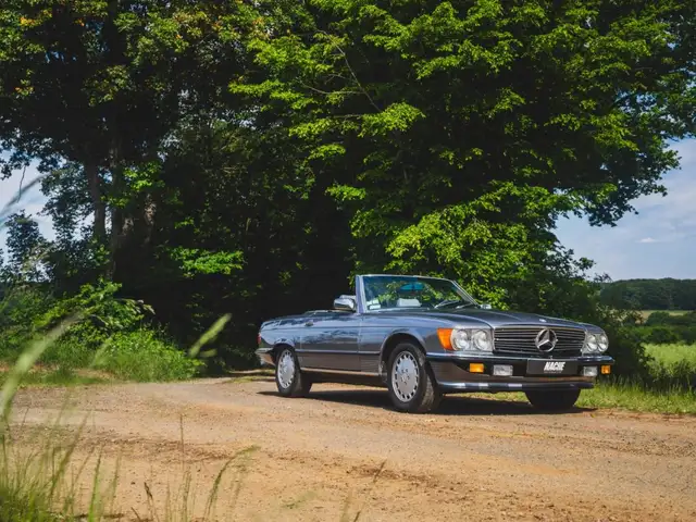 Mercedes-Benz 560 SL