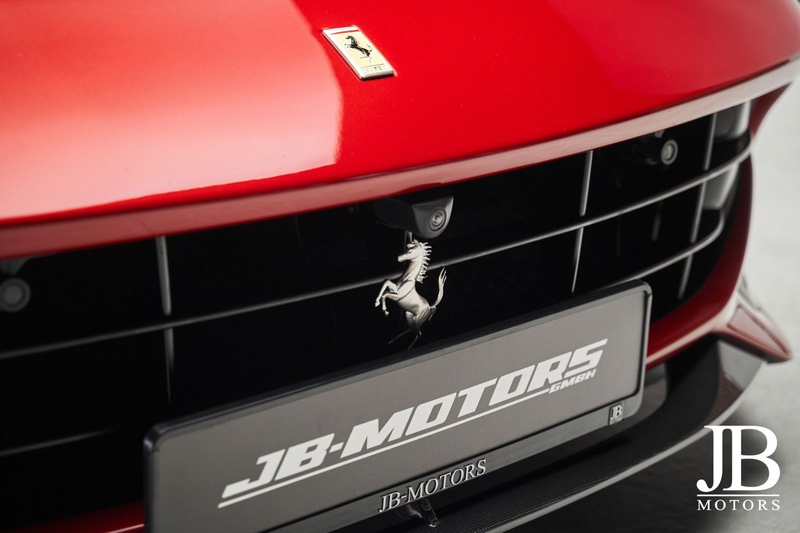 Ferrari F12 Carbon Lift LED Racing Seats Kamera Scuderia — photo 8