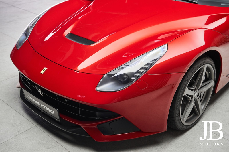 Ferrari F12 Carbon Lift LED Racing Seats Kamera Scuderia — photo 11
