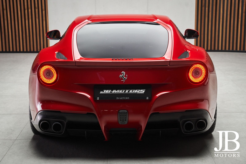 Ferrari F12 Carbon Lift LED Racing Seats Kamera Scuderia — photo 15