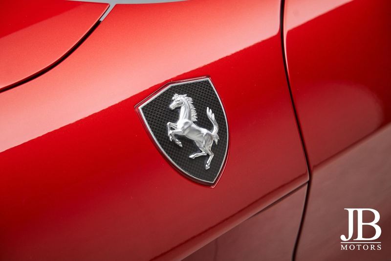 Ferrari F12 Carbon Lift LED Racing Seats Kamera Scuderia — photo 12