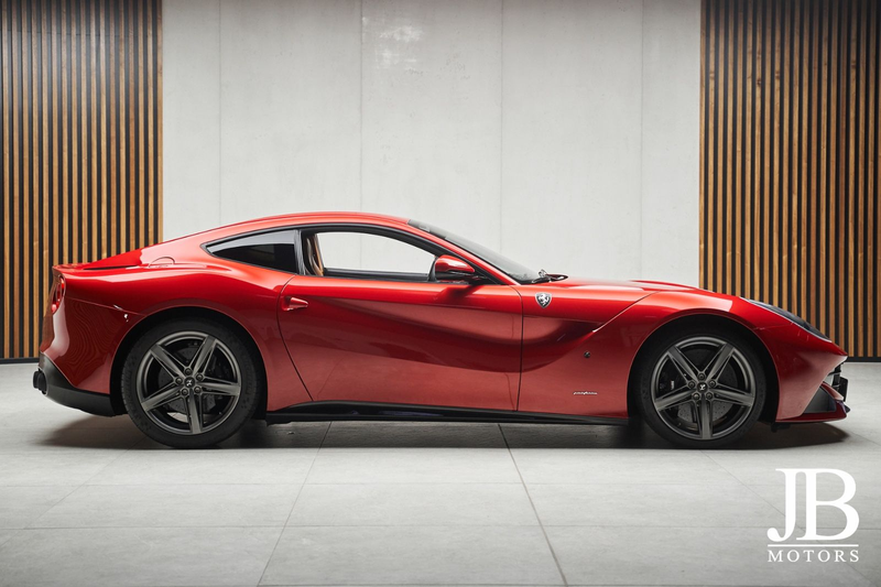Ferrari F12 Carbon Lift LED Racing Seats Kamera Scuderia — photo 3
