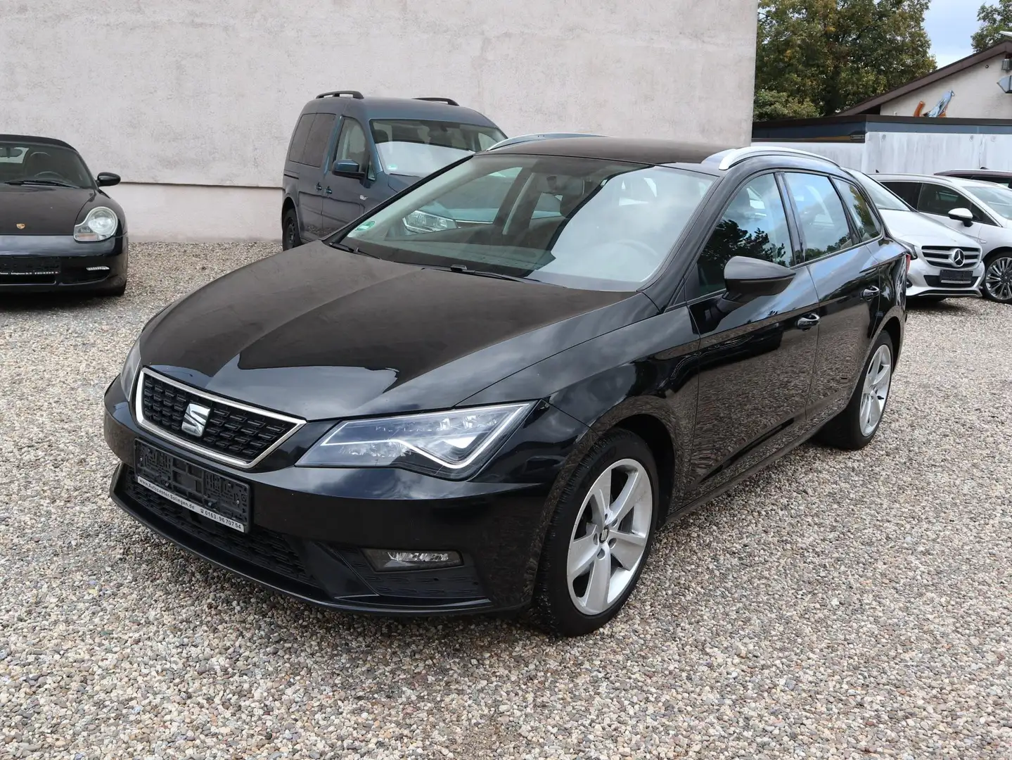 SEAT Leon Leon ST Style*Navi*Klima*Automatik*AHK*PDC* Schwarz - 1