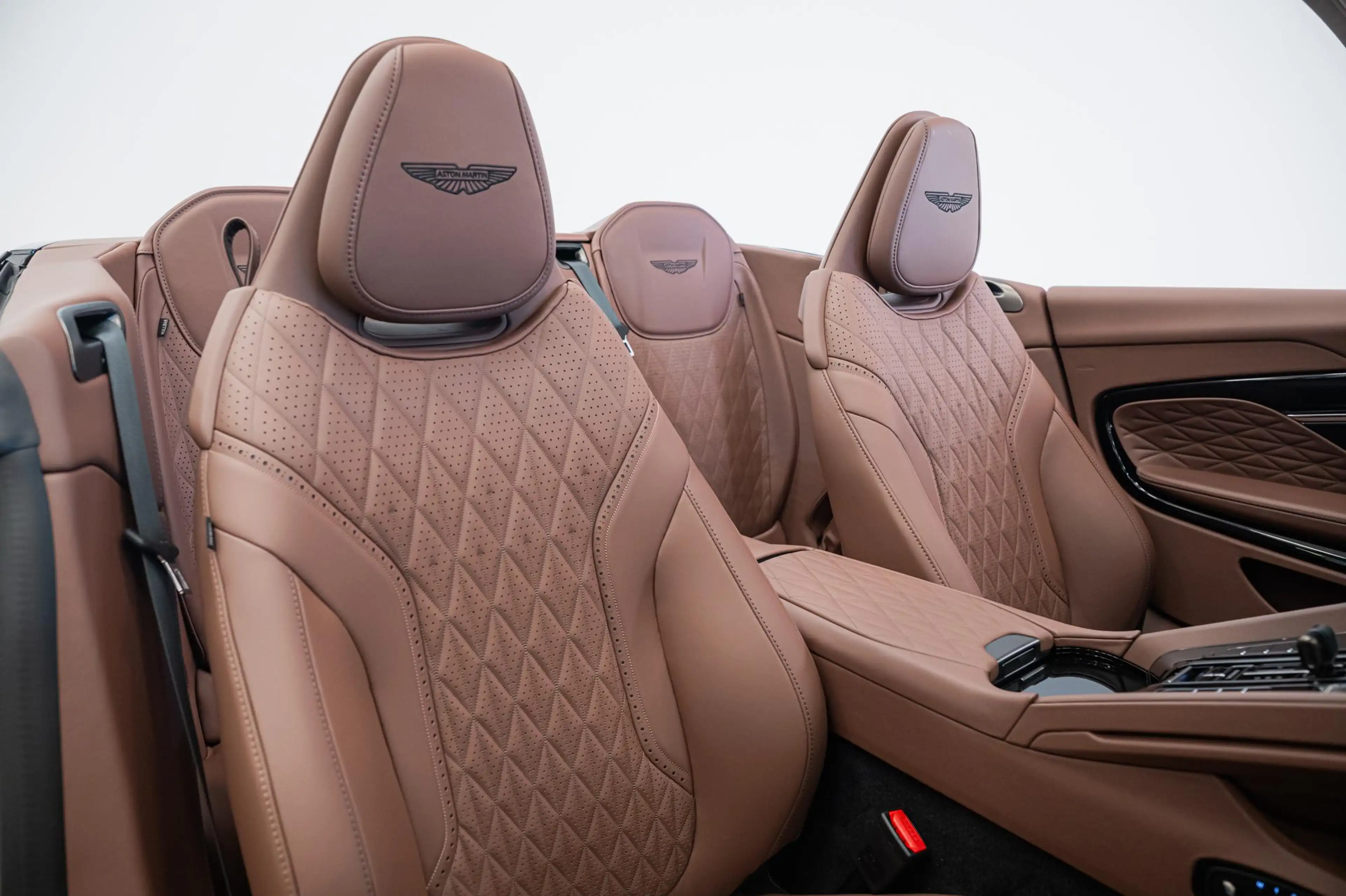 Aston Martin DB12 Volante | NEW 2026 | Incl. BPM | — photo 5
