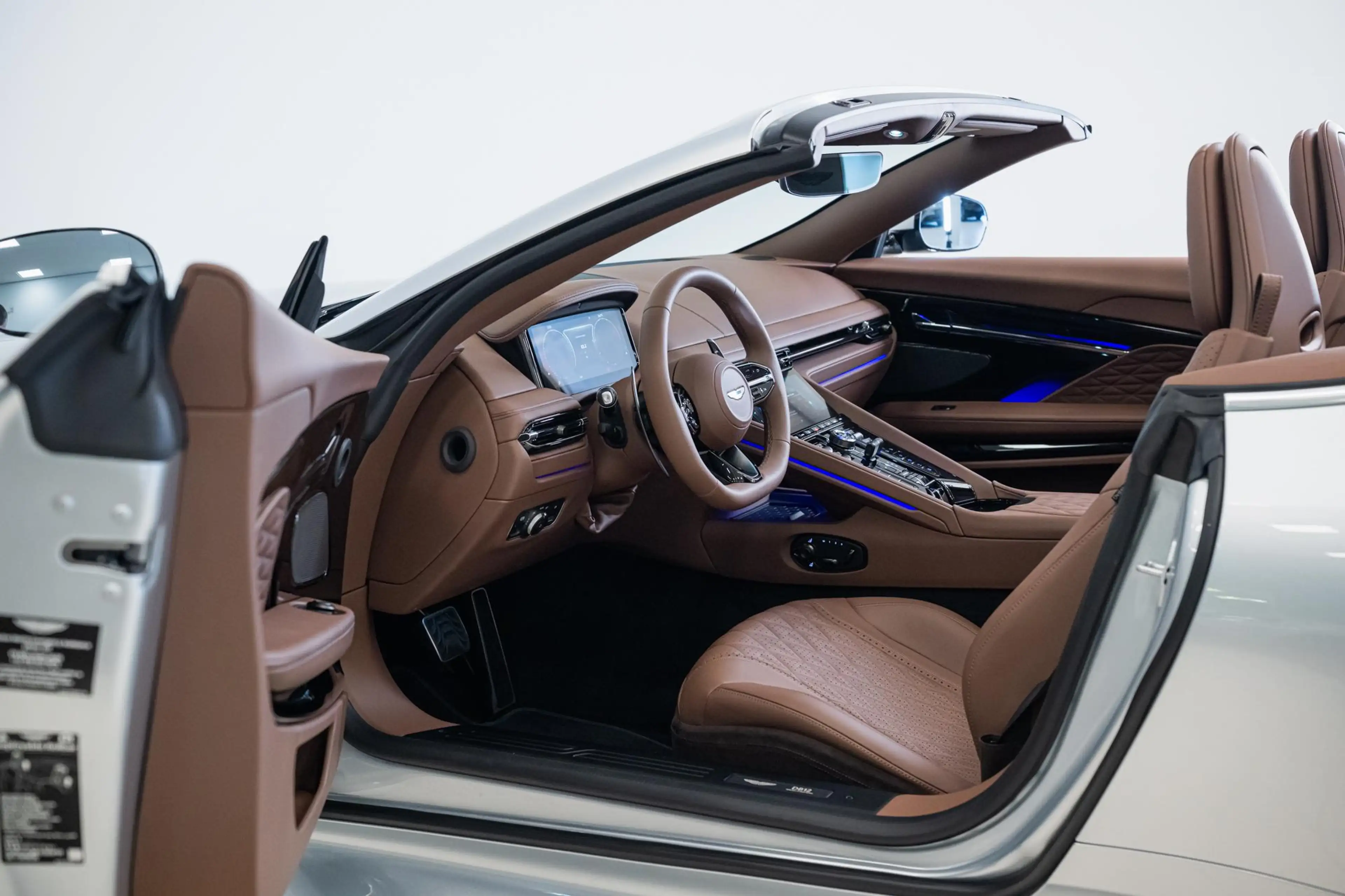 Aston Martin DB12 Volante | NEW 2026 | Incl. BPM | — photo 11
