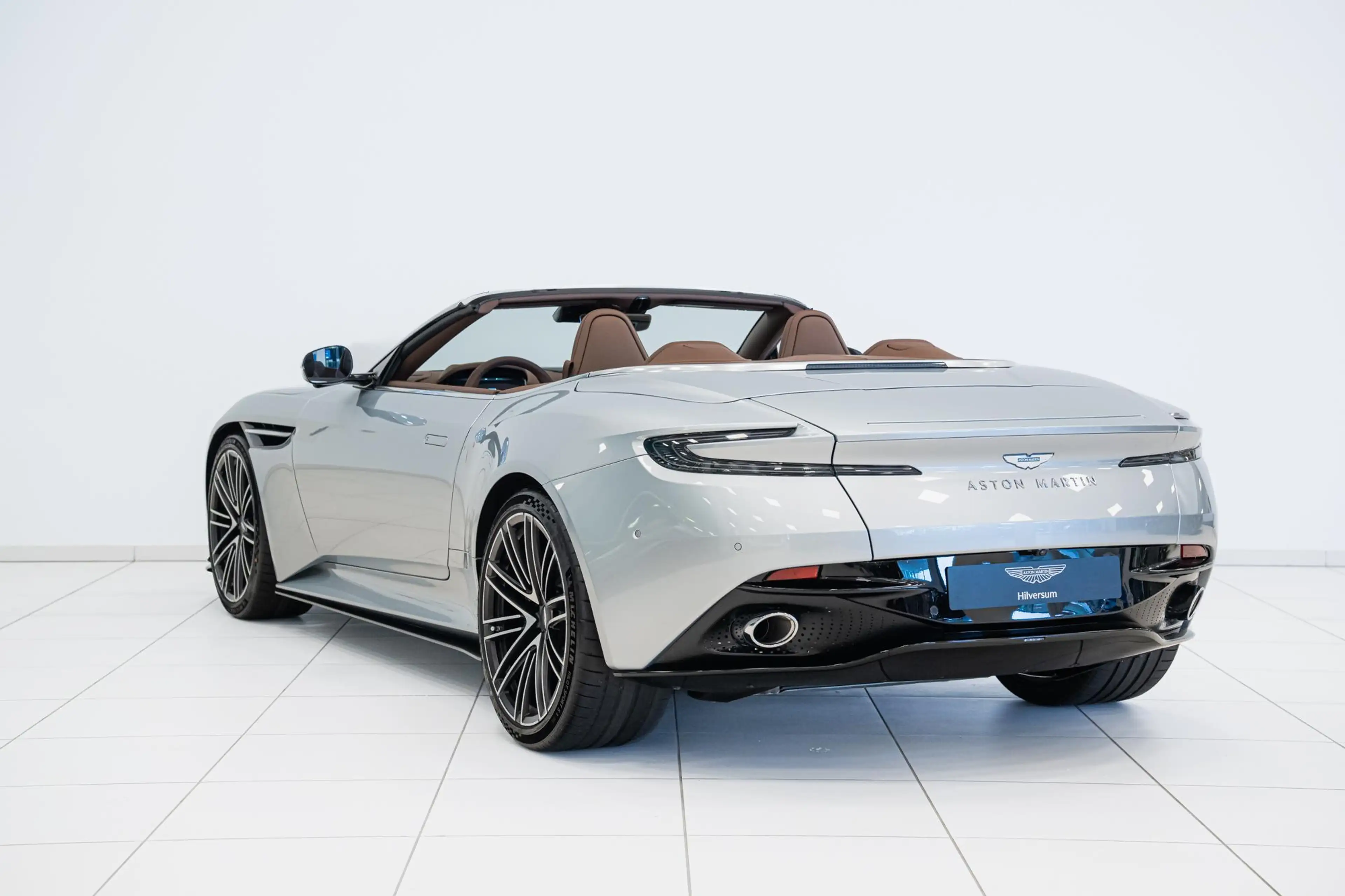 Aston Martin DB12 Volante | NEW 2026 | Incl. BPM | — photo 3