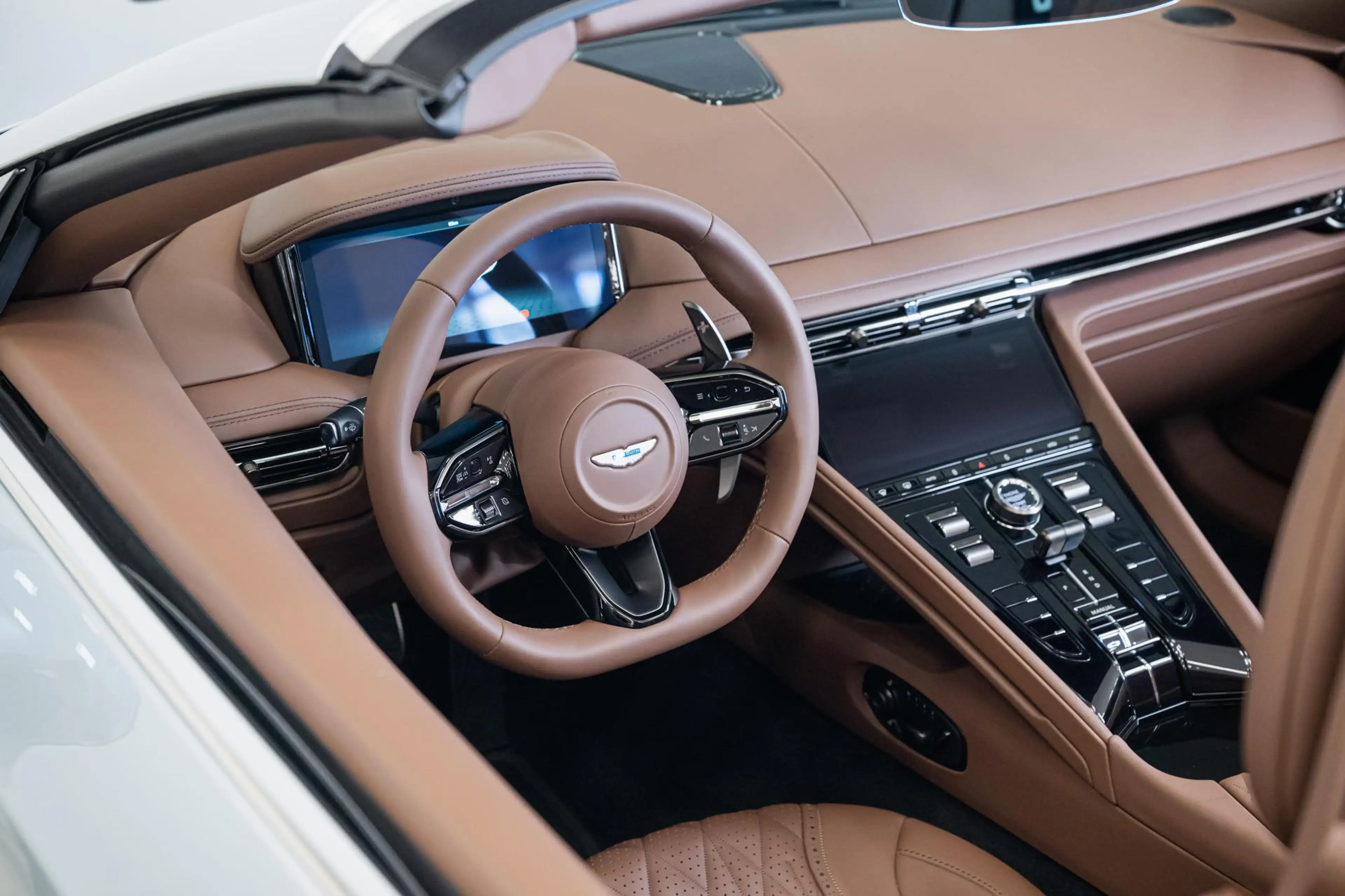 Aston Martin DB12 Volante | NEW 2026 | Incl. BPM | — photo 10