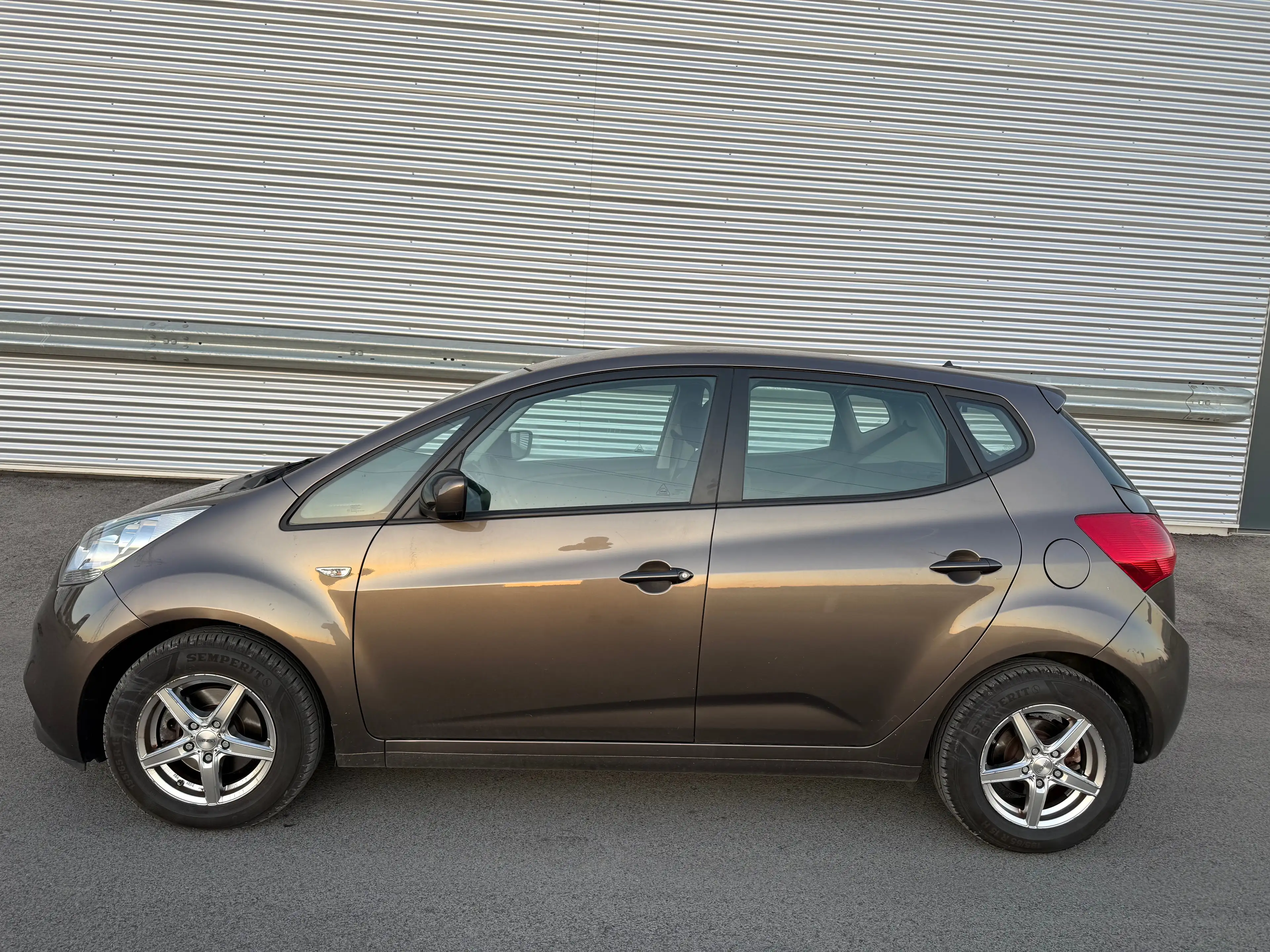 Kia Venga 1,4 CRDi 20 Jahre Edition Titan ID:18 — photo 4