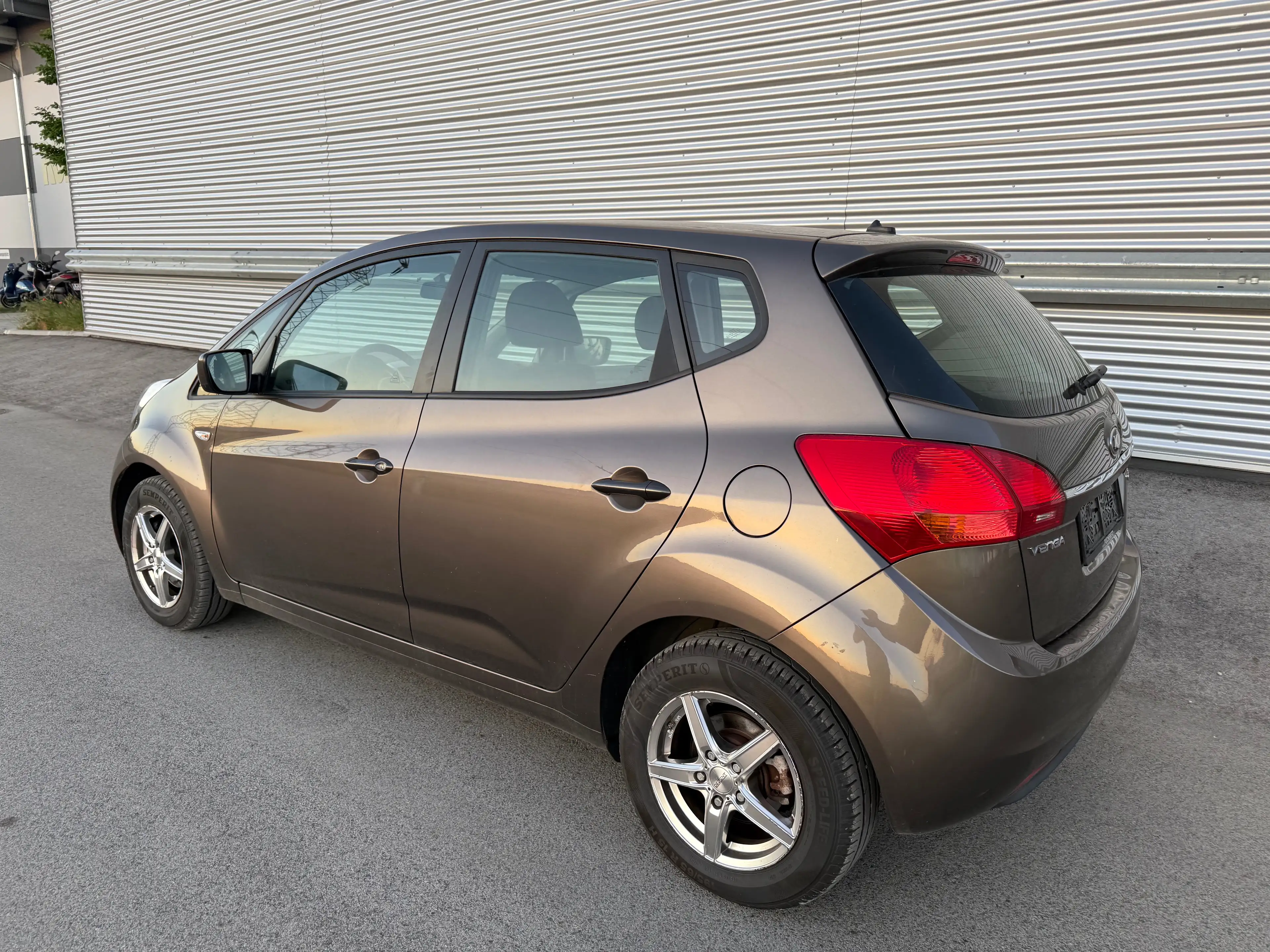 Kia Venga 1,4 CRDi 20 Jahre Edition Titan ID:18 — photo 5