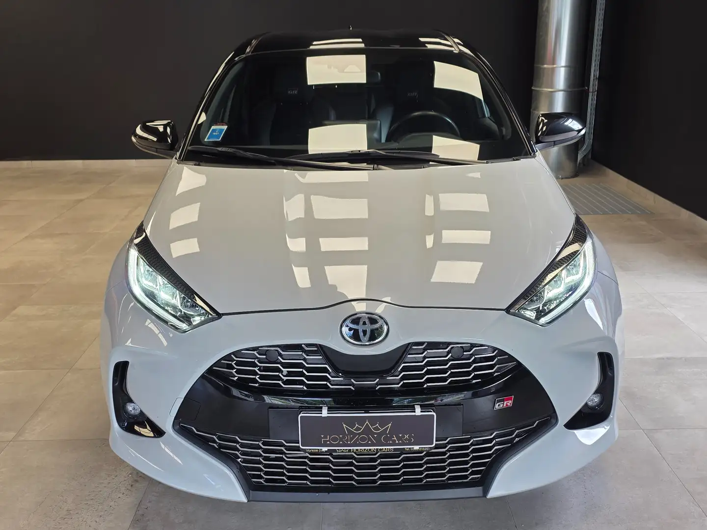 Toyota Yaris Yaris 1.5 hybrid GR Sport Grau - 2