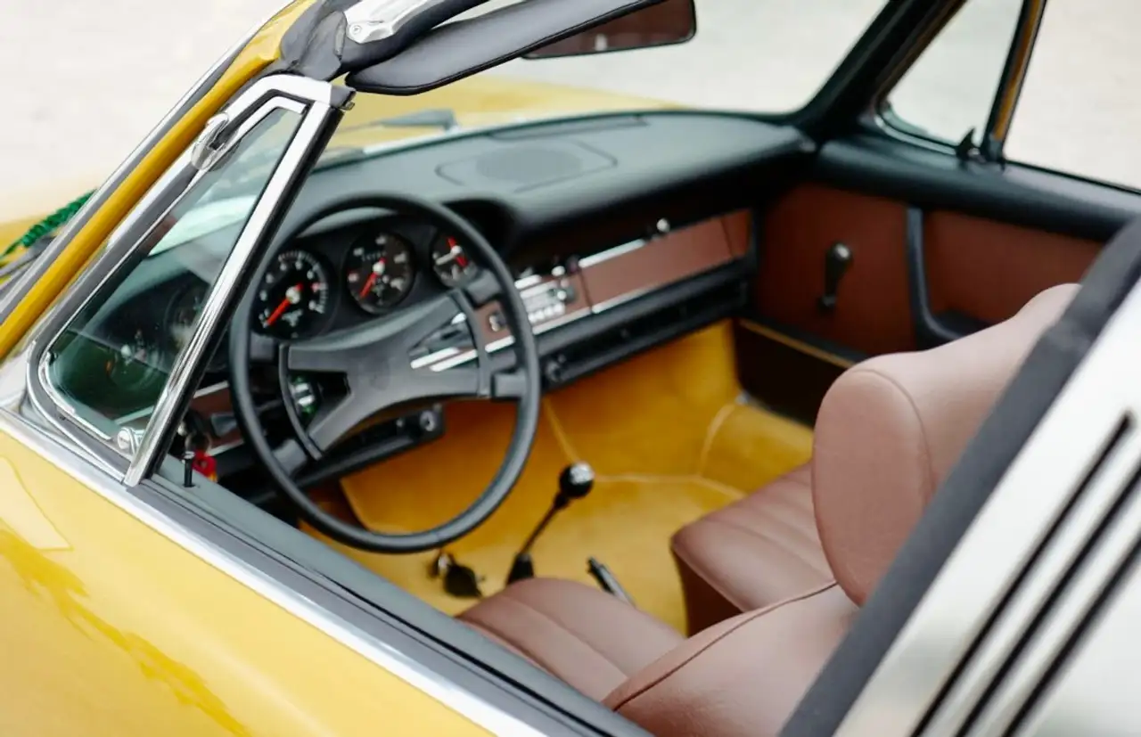 Porsche 911 T 2,4 Targa Ölklappe *RESTAURIERT*, foto 7