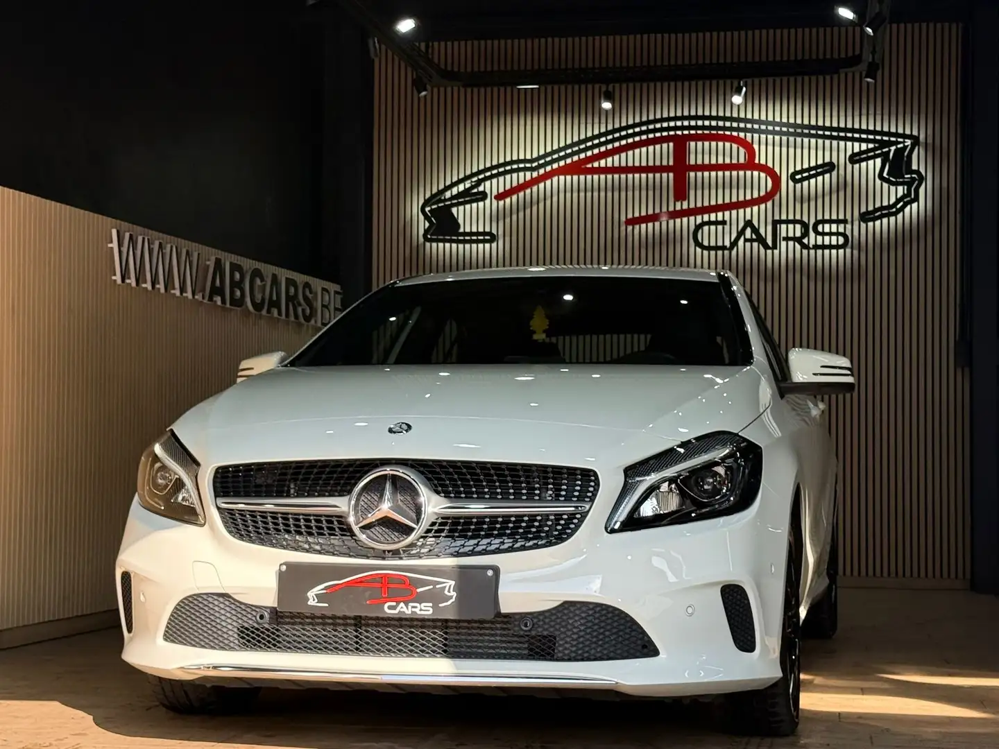 Mercedes-Benz A 180 * GARANTIE 12 MOIS * 1ER PROP * SPORT * Wit - 2