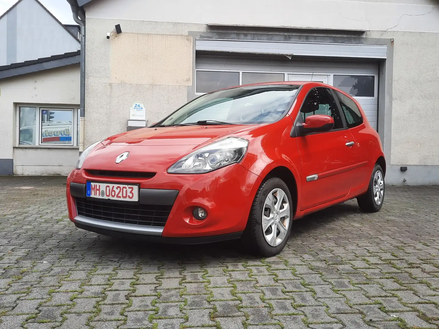 Renault Clio III 1.2 16V 75 Dynamique 2.Hd. Scheckheft, Klima!! Rot - 1