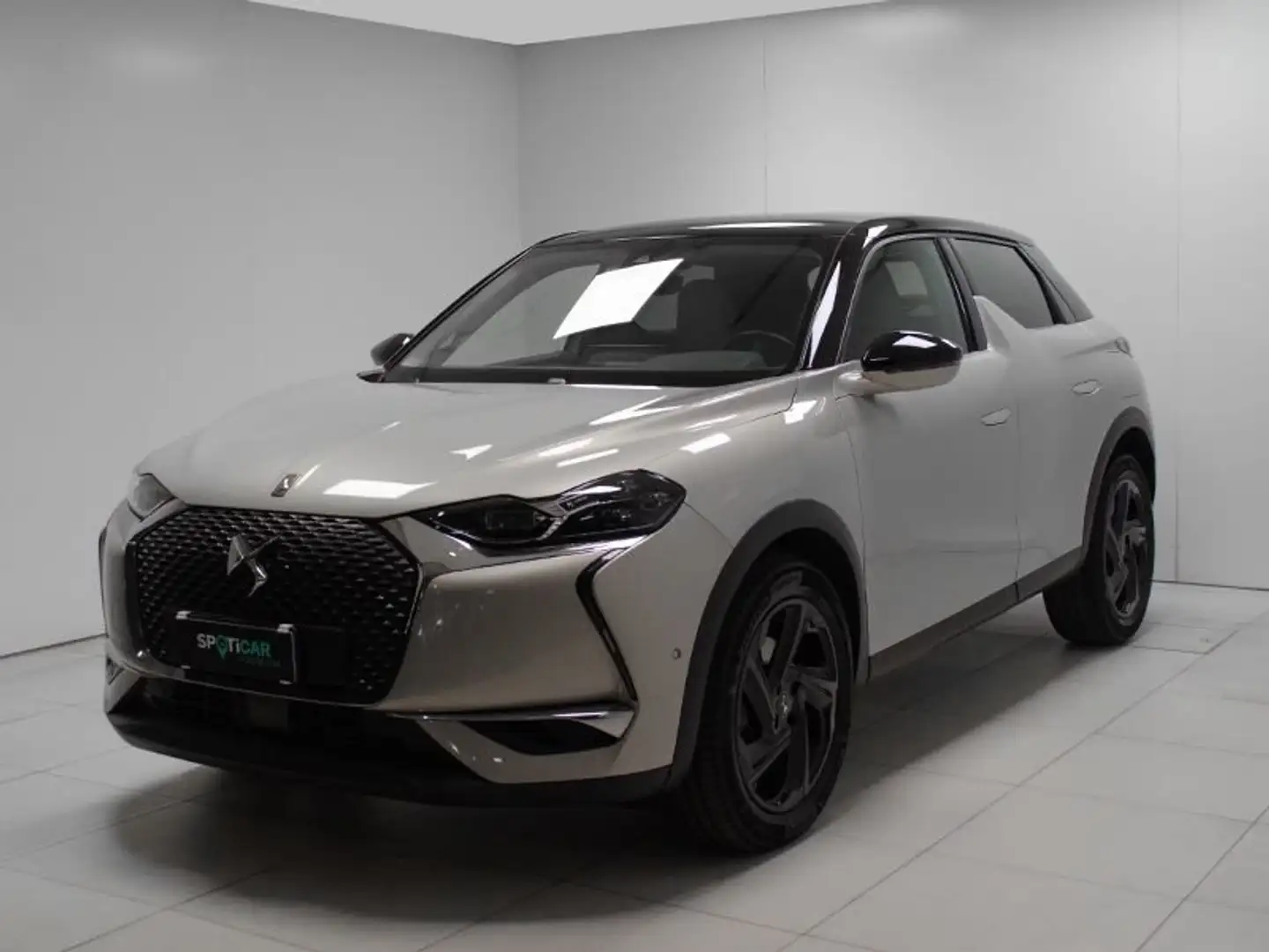 DS Automobiles DS 3 2019 Crossback Crossback 1.5 bluehdi Grand Chic 1 Grey - 1