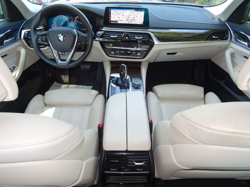 BMW 540 i xDrive Aut Luxury Line Navi LEDer Sitzbelüf — photo 10