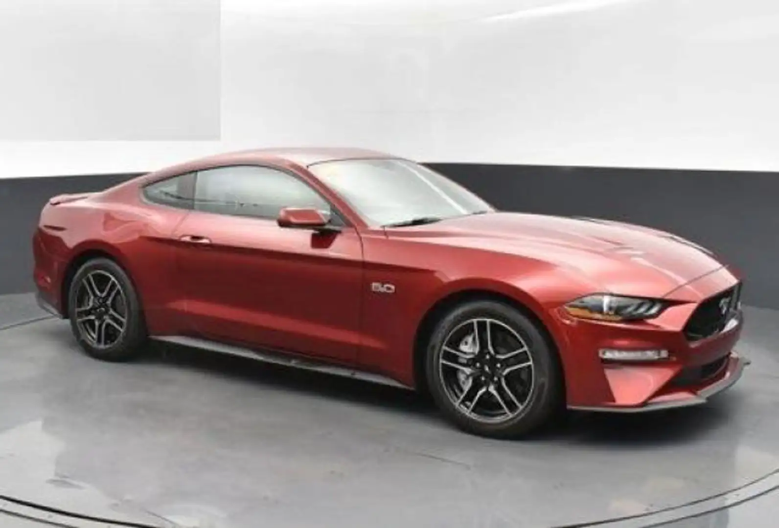 Ford Mustang GT  5.0L V8 - 2