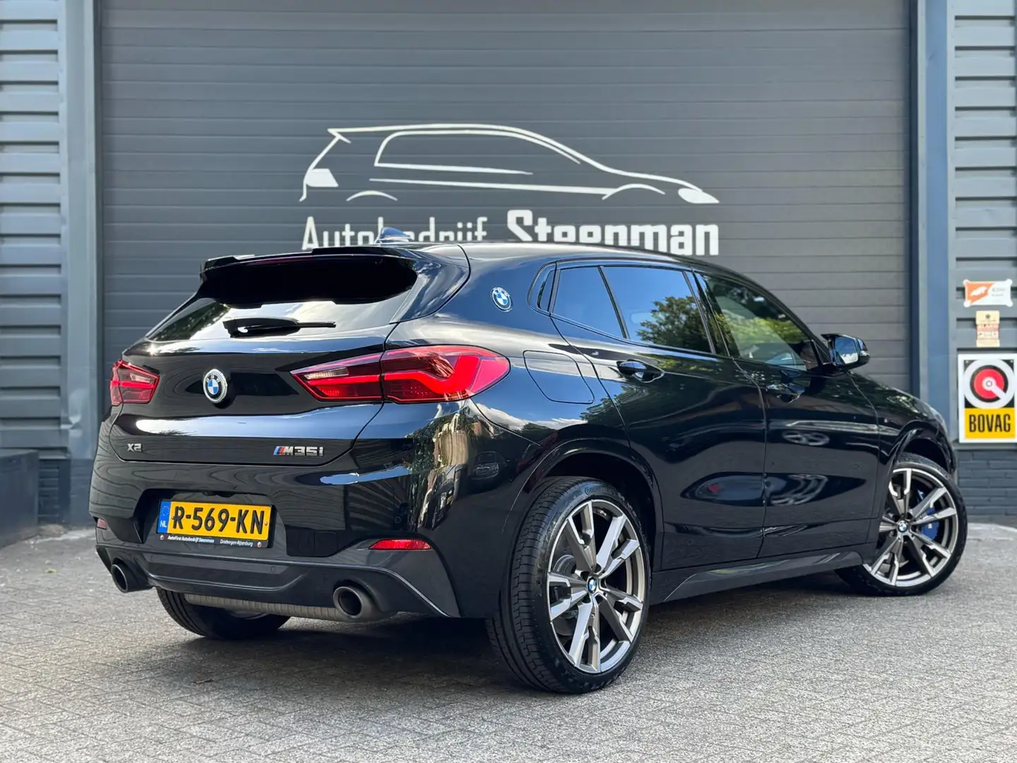 BMW X2 M35i High Executive | Panorama | Schaalstoelen | C Zwart - 2