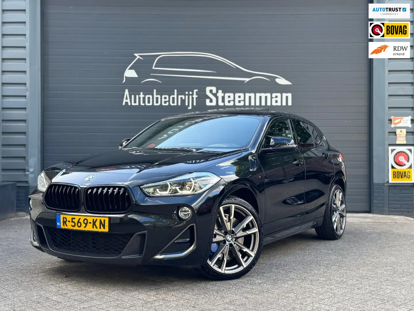 BMW X2 M35i High Executive | Panorama | Schaalstoelen | C Zwart - 1