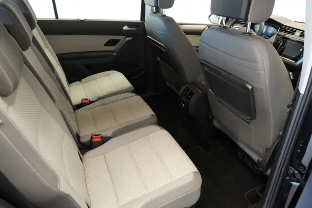 Volkswagen Touran view 22