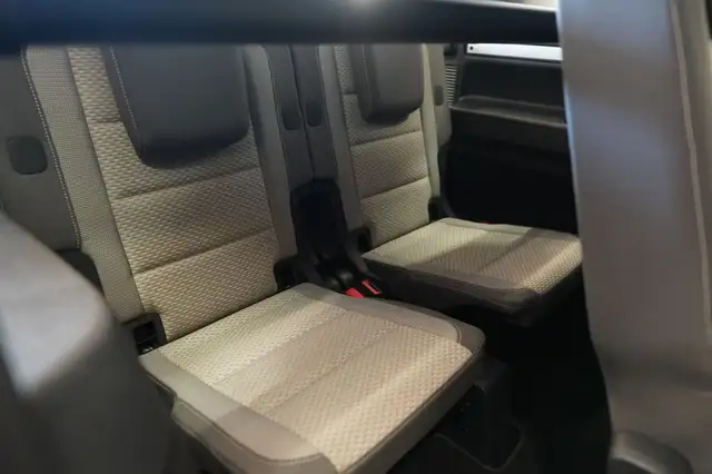 Volkswagen Touran view 23