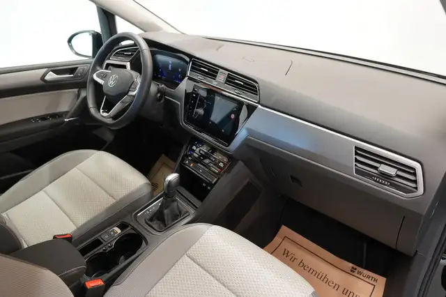 Volkswagen Touran view 21