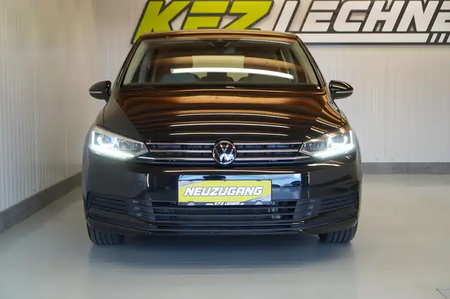 Volkswagen Touran view 9