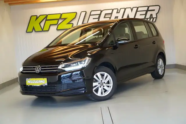 Volkswagen Touran view 8